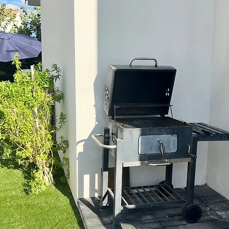 빌라 Familiale Avec Piscine, Jardin,cosy & Calme *