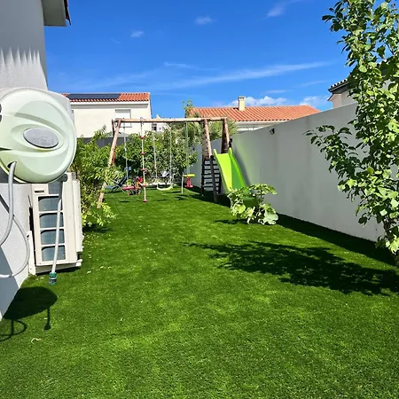 Familiale Avec Piscine, Jardin,cosy & Calme 빌라