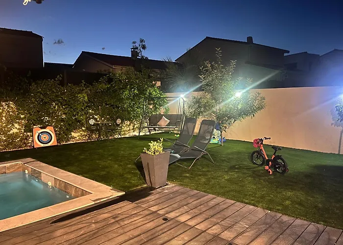 Villa Familiale Avec Piscine, Jardin,cosy & Calme