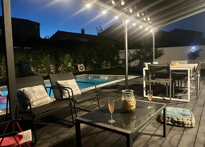 Villa Familiale Avec Piscine, Jardin,cosy & Calme